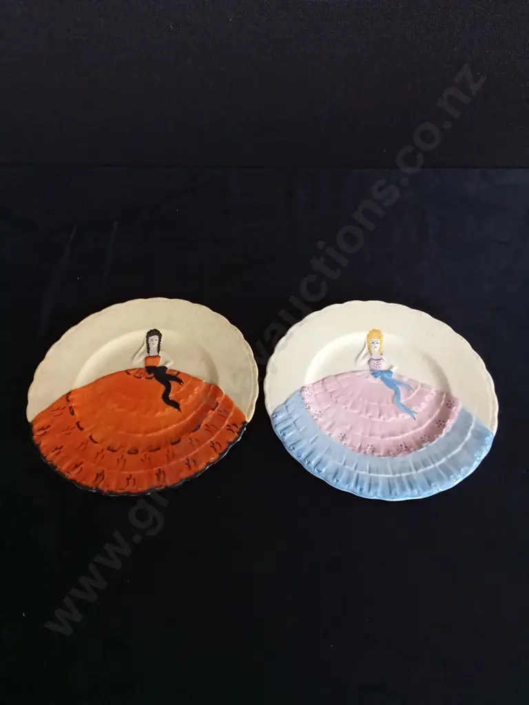 HAND-PAINTED PARROTT & COMPANY CAKE PLATES X 2 Image 1++