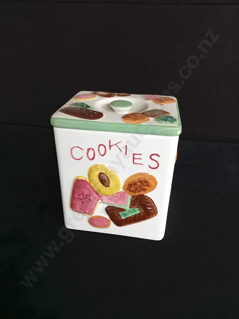 VINTAGE COOKIES ALL OVER CERAMIC COOKIE JAR Image 1++