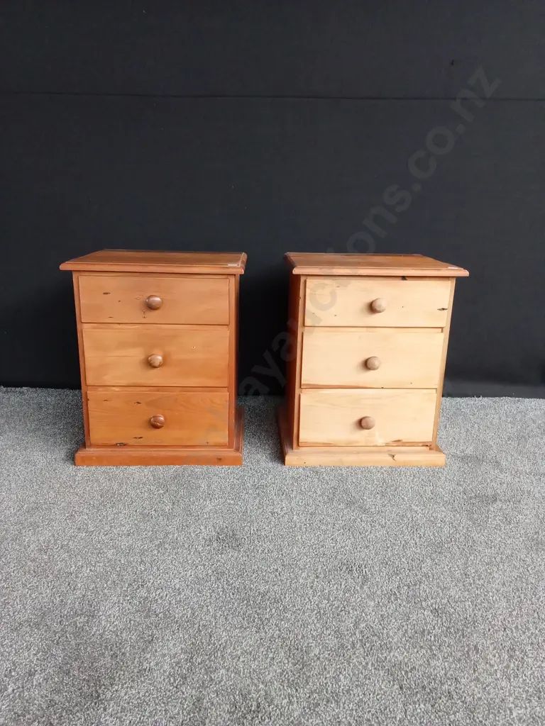 THREE DRAWER PINE WOOD BEDSIDE CABINETS  L 47 CM D 40CM H 58CM Image 1++