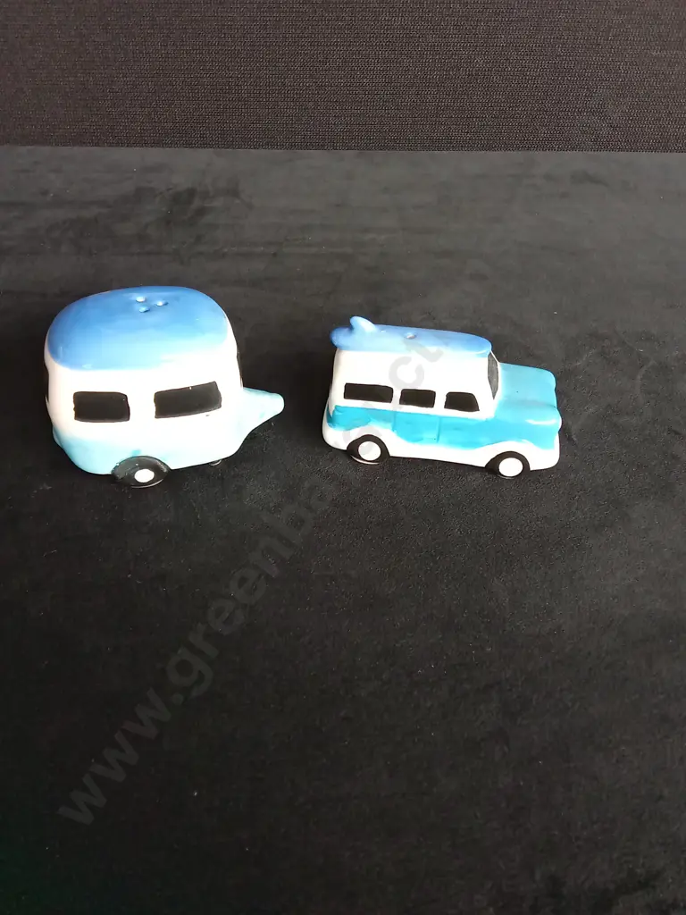 RETRO CAR AND CARAVAN SALT AND PEPPER SHAKERS Image 1++
