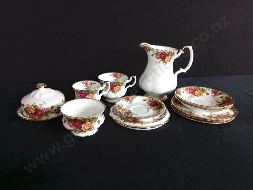 ROYAL ALBERT 13 PIECE TEA SET Image 1++