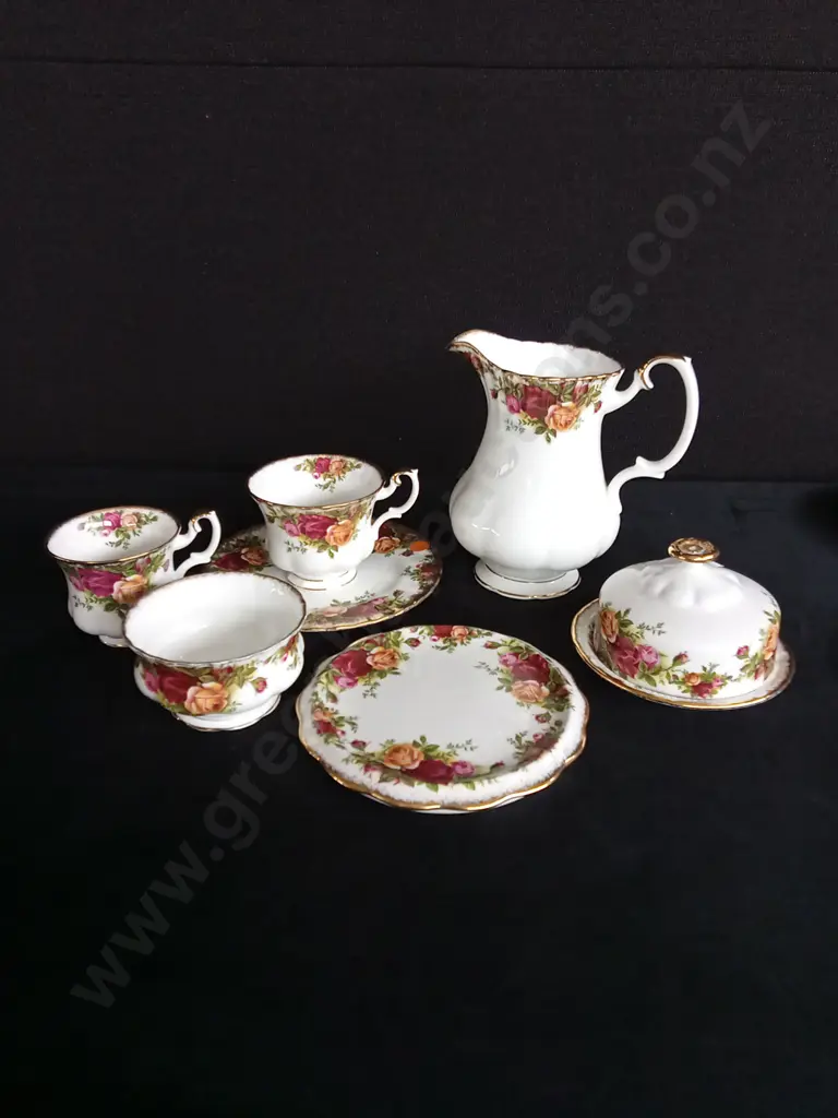 ROYAL ALBERT 13 PIECE TEA SET Image 1++