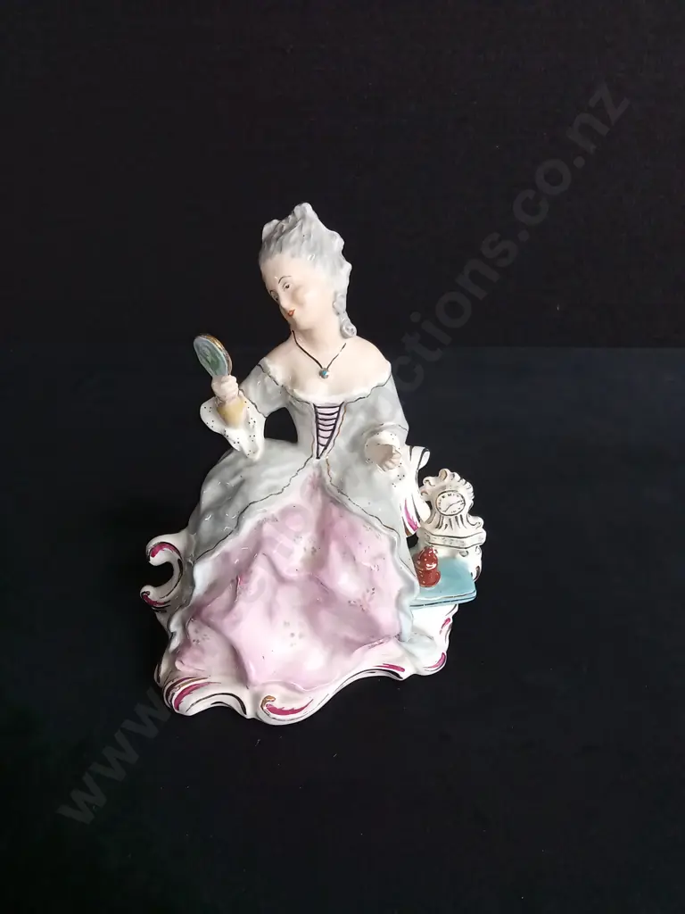HAND-PAINTED PORCELAIN FIGURINE 'THE FIRST WRINKLE' BY WEDGWOOD & CO. LTD Image 1++