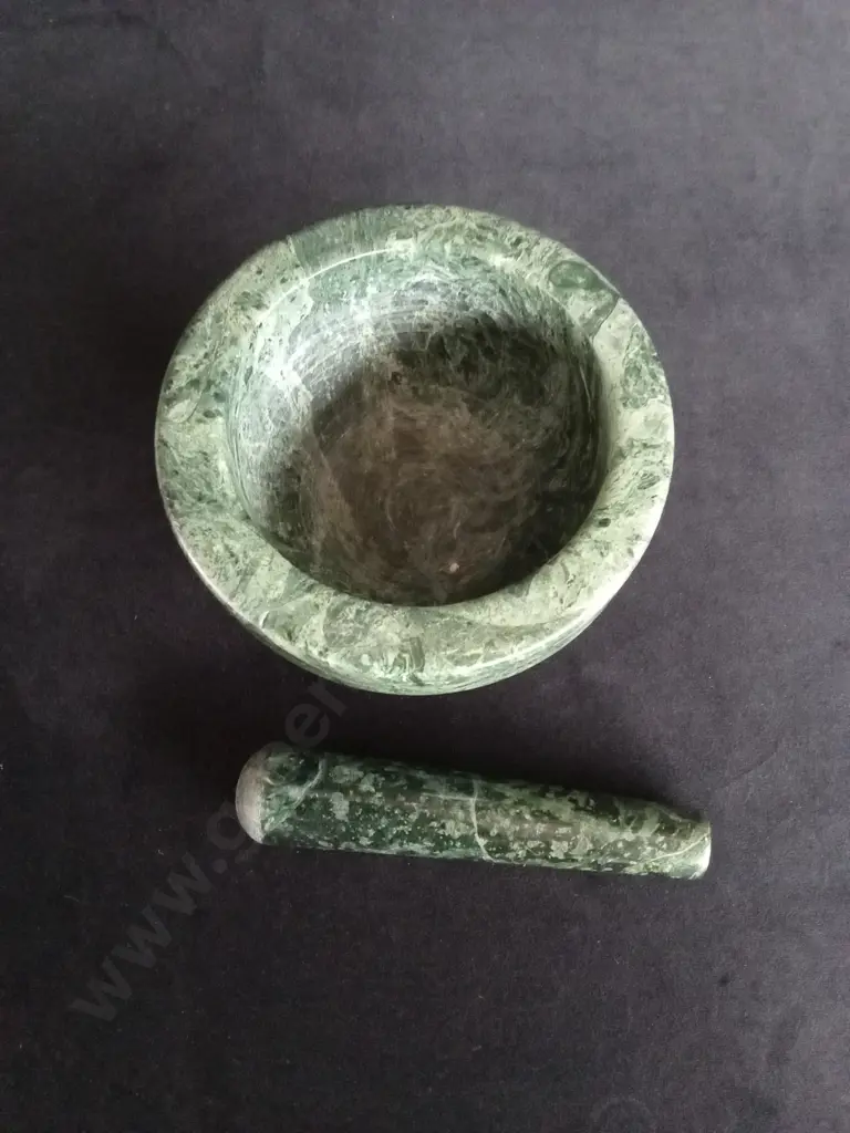 GREEN MARBLE MORTAR AND PESTLE SET Image 1++