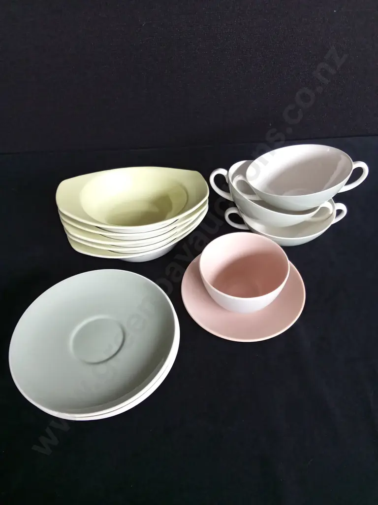 POOLE POTTERY ITEMS Image 1++