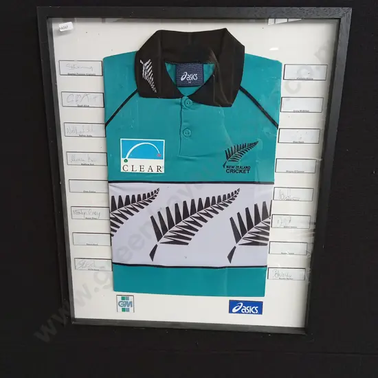 FRAMED 1999 NEW ZEALAND CRICKET WORLD CUP SHIRT WITH PLAYER SIGNATURES