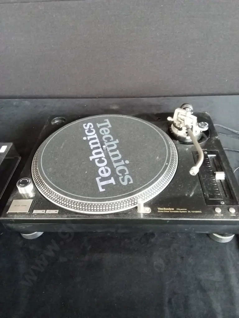TECHNICS SL-1210M5G DIRECT DRIVE TURNTABLE SYSTEM MISSING NEEDLE Image 1++