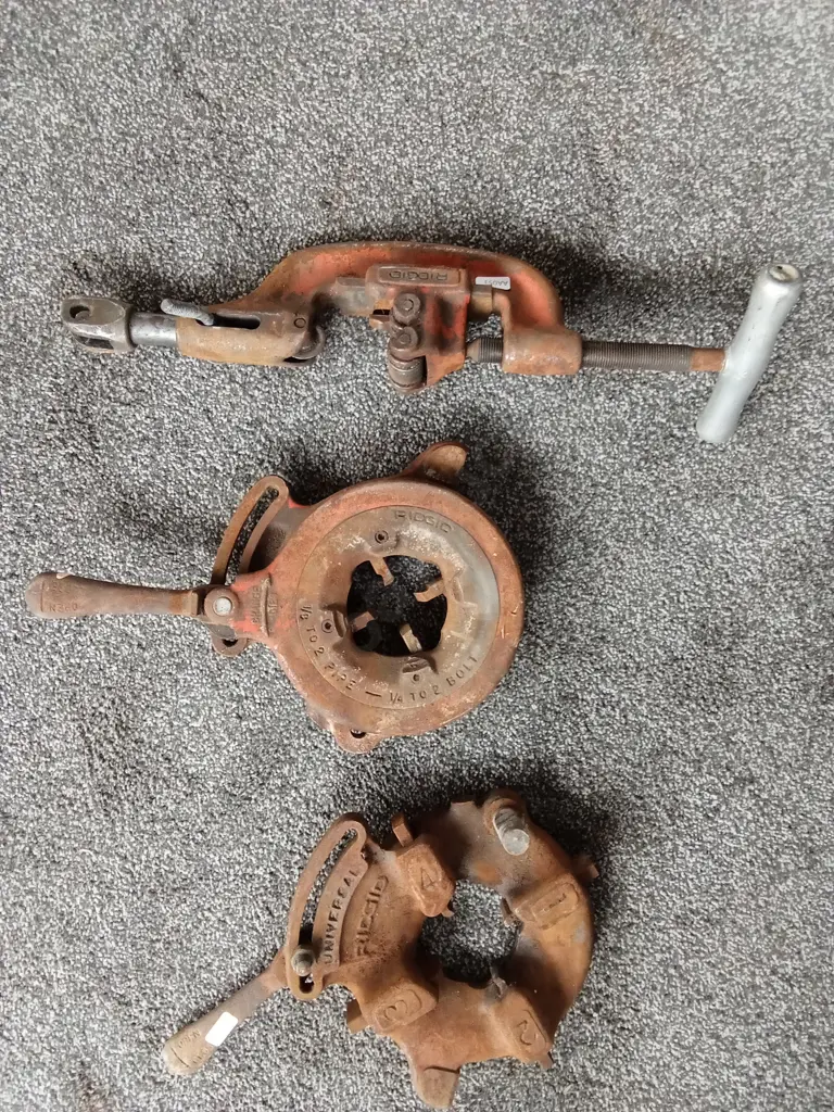 RIGID PIPE THREADER SINGLE PHASE WITH ATTACHMENTS (TESTED WORKING) Image 1++