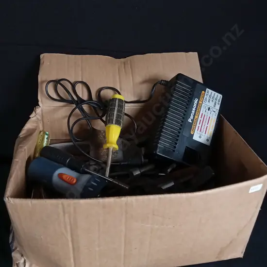 BOX OF HAND TOOLS