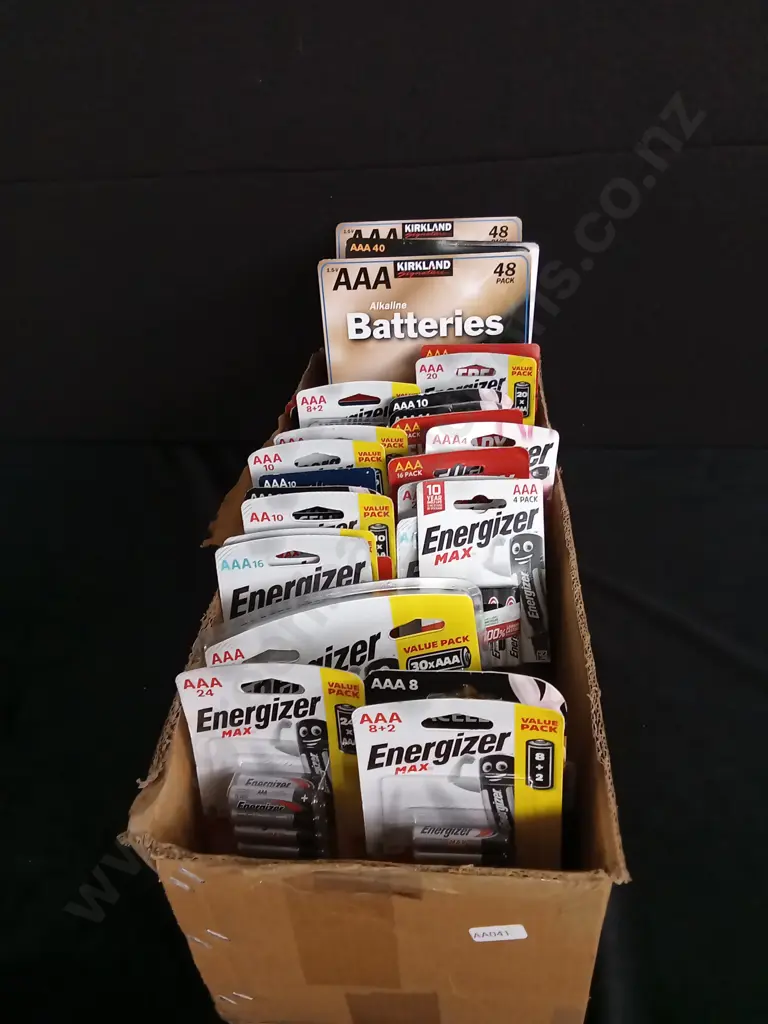 LARGE BOX OF ASSORTED AAA AND AA BATTERIES Image 1++