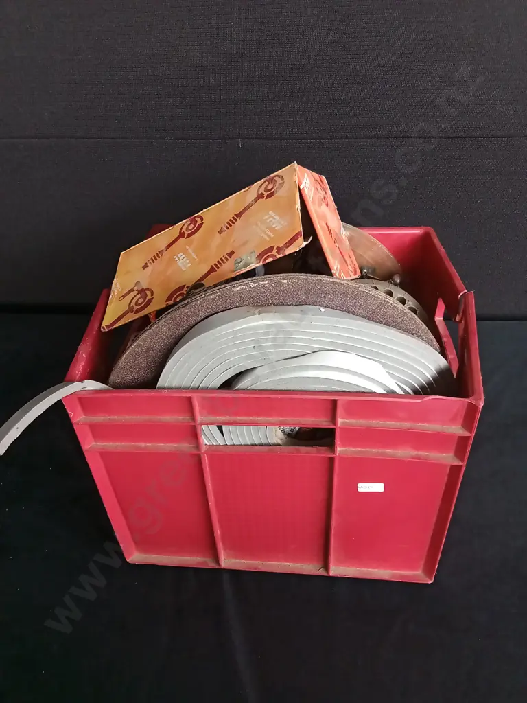 BOX INCLUDING TAPS AND CUTTING DISK AUTO PARTS AND OTHER ASSORTED ITEMS Image 1++