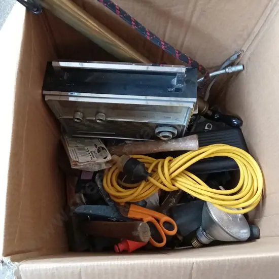 BOX OF ASSORTED GARAGE ITEMS