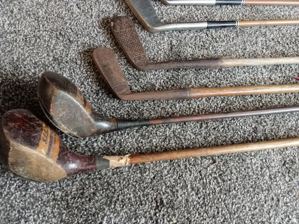 ANTIQUE GOLF CLUB SET, HICKORY SHAFTED WOODS AND PUTTERS. 6,5,4,3 & 2 IRONS Image 1++