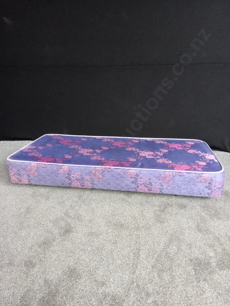 SLEEPY HEAD FLORAL PURPLE SINGLE BED WITH MATCHING MATTRESS ON WHEELS Image 1++