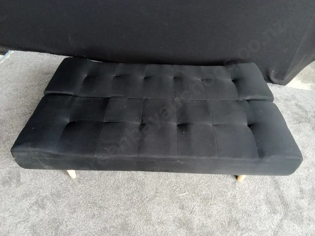 BLACK SOFA BED L 1.86M D 1.13M H .82M Image 1++
