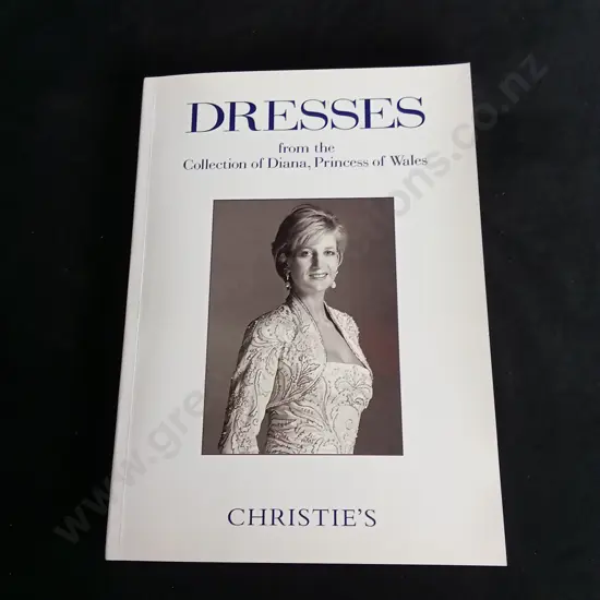 DRESSES FROM THE COLLECTION OF DIANA PRINCESS OF WALLS BOOK IN ORIGINAL BOX