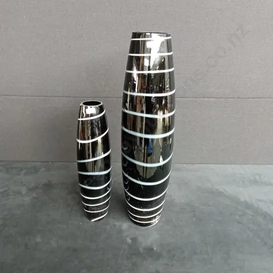 SET OF BLACK AND WHITE SPIRAL ART GLASS VASES