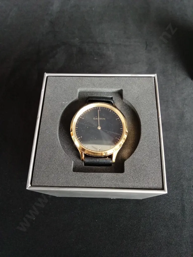 GARMIN VÍVOMOVE HR SMARTWATCH Image 1++