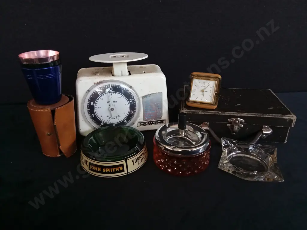 ASHTRAYS AND OTHER ITEMS Image 1++
