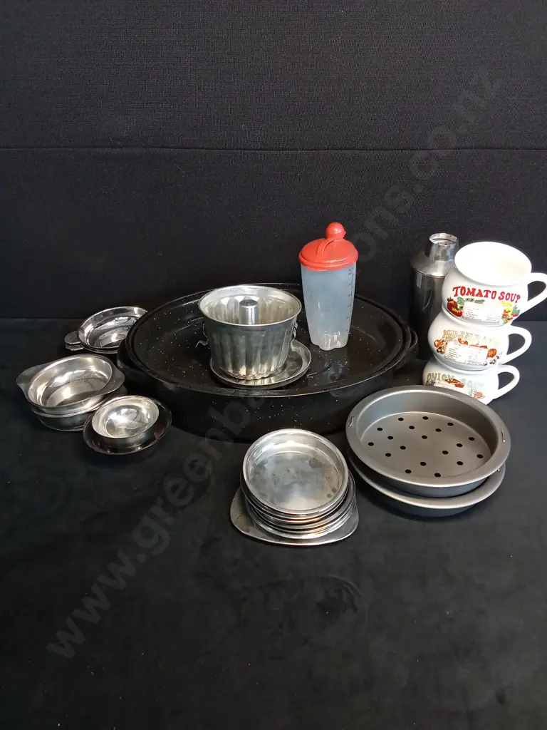 ASSORTED KITCHEN ITEMS Image 1++