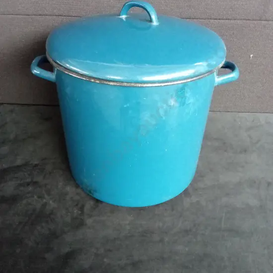 VINTAGE BLUE ENAMEL STOCK POT