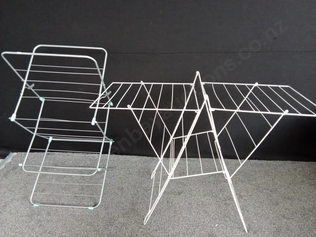 2 FOLDABLE CLOTHES LINES Image 1++