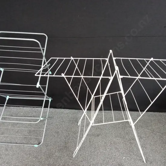2 FOLDABLE CLOTHES LINES