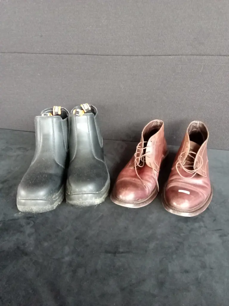 2 PAIRS OF SHOES Image 1++