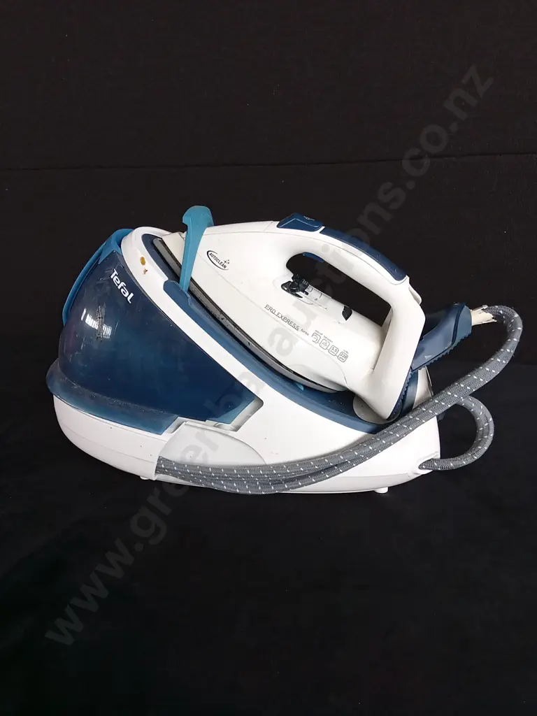 TEFAL PRO EXPRESS EASY STEAM STATION Image 1++