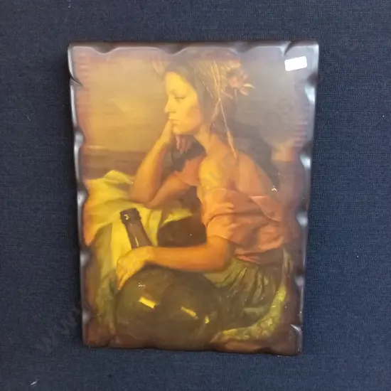 DECORATIVE WALL PLAQUE