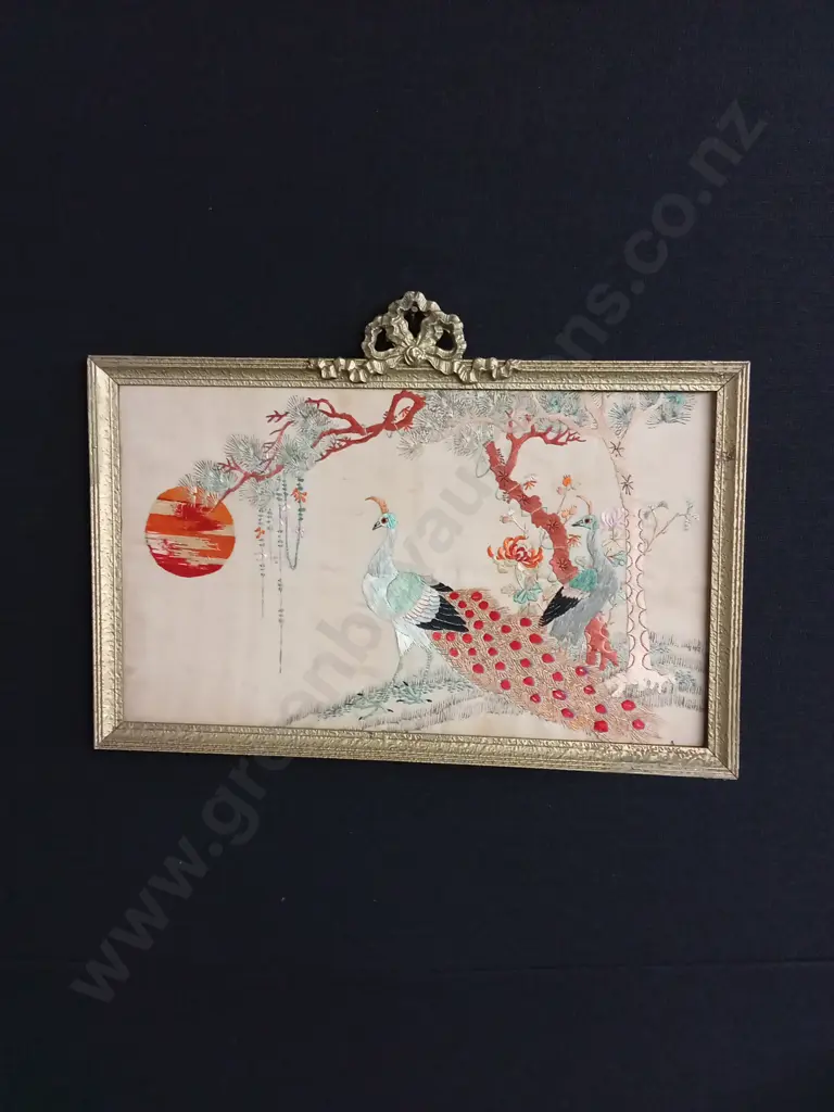 FRAMED VINTAGE CHINESE SILK EMBROIDERY PANEL Image 1++