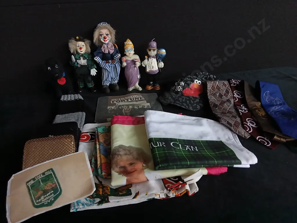 BOX OF ASSORTED ITEMS Image 1++