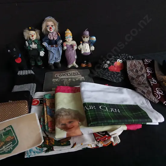 BOX OF ASSORTED ITEMS