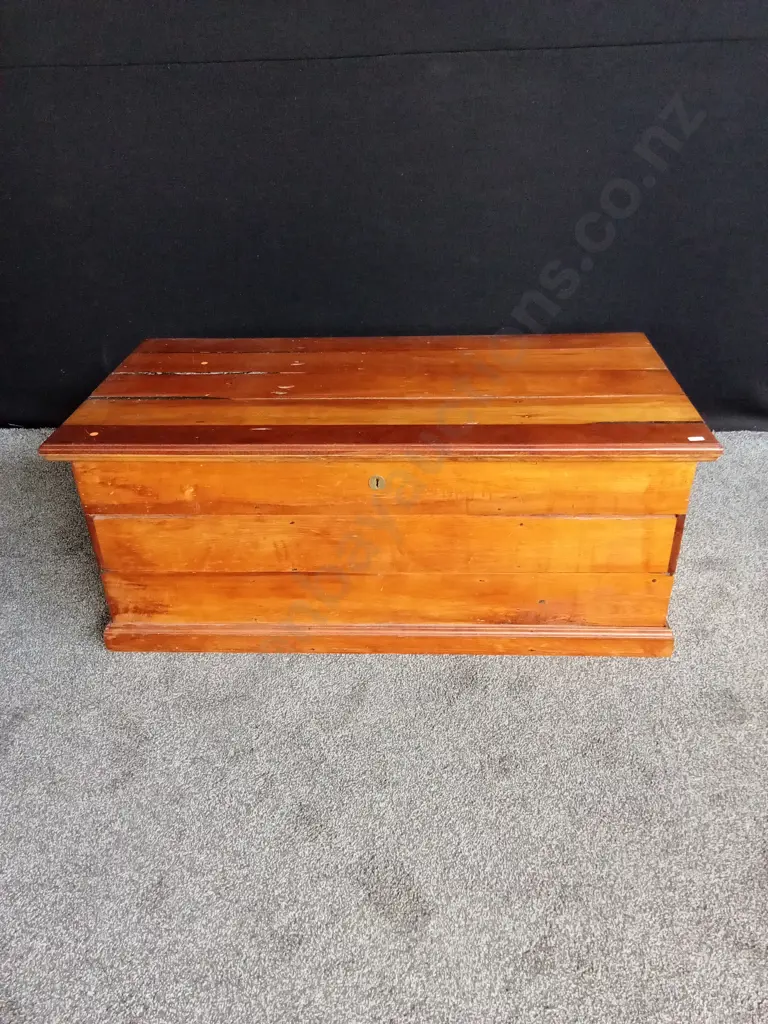 LARGE WOODEN CHEST L 1.19M  D .6M  H .49M Image 1++