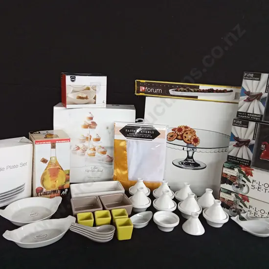 PARTY PLATTERS AND PLATES