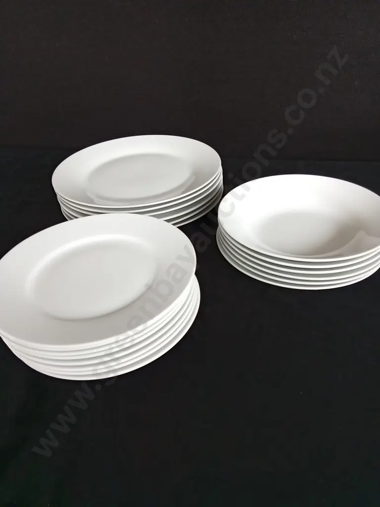 WHITE IKEA PLATES IN 3 SIZES Image 1++
