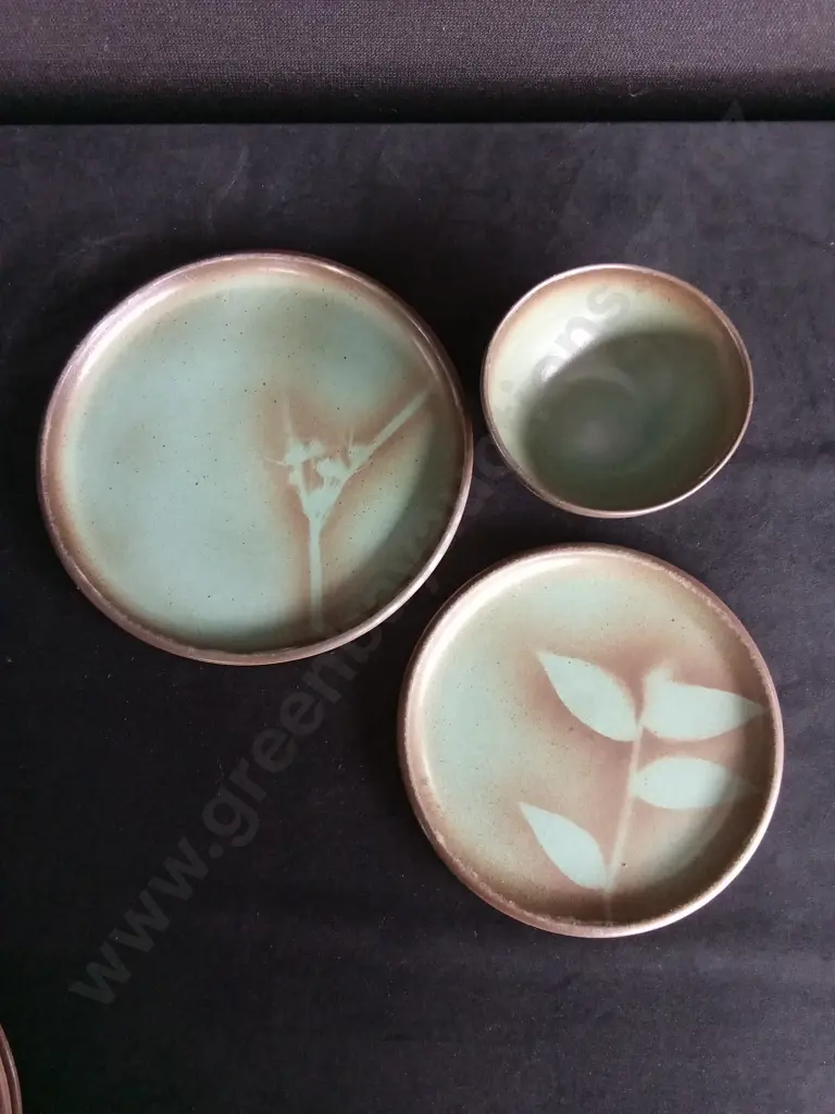 HANDMADE CERAMIC PLATE AND BOWL SET Image 1++