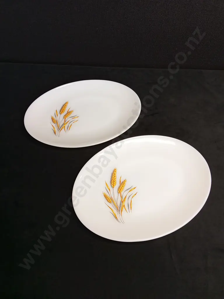 ANCHOR HOCKING FIRE-KING MILK GLASS TABLEWARE X 18 PIECES Image 1++