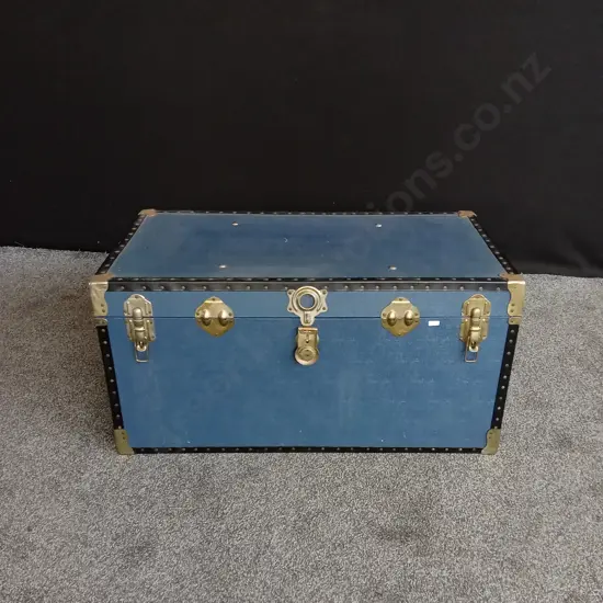 VINTAGE BLUE TRUNK WITH METAL HARDWARE