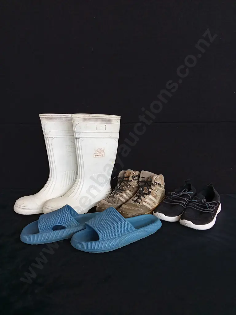 ASSORTED PAIRS OF SHOES X 4 Image 1++