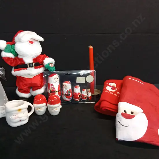 ASSORTED CHRISTMAS ITEMS X 9