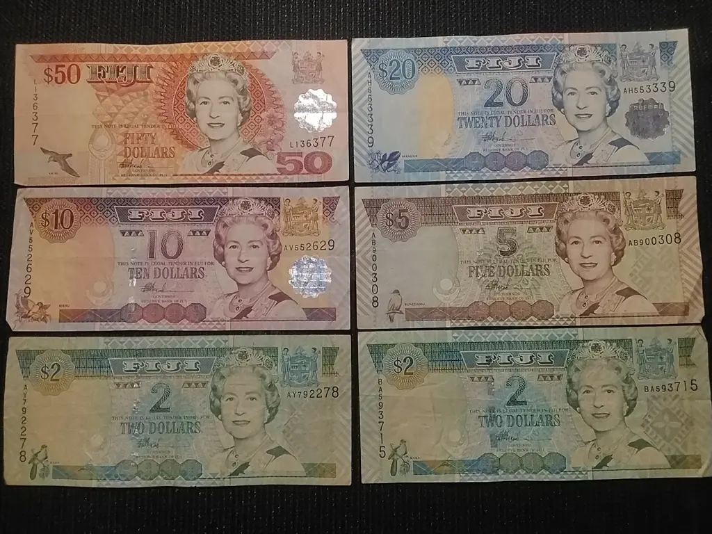 COLLECTION OF 6 X FIJI BANK NOTES - 1 X $50, 1 X $20, 1 X $10, 1 X $5 & 2 X $2 Image 1++
