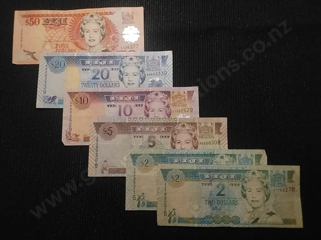 COLLECTION OF 6 X FIJI BANK NOTES - 1 X $50, 1 X $20, 1 X $10, 1 X $5 & 2 X $2 Image 1++
