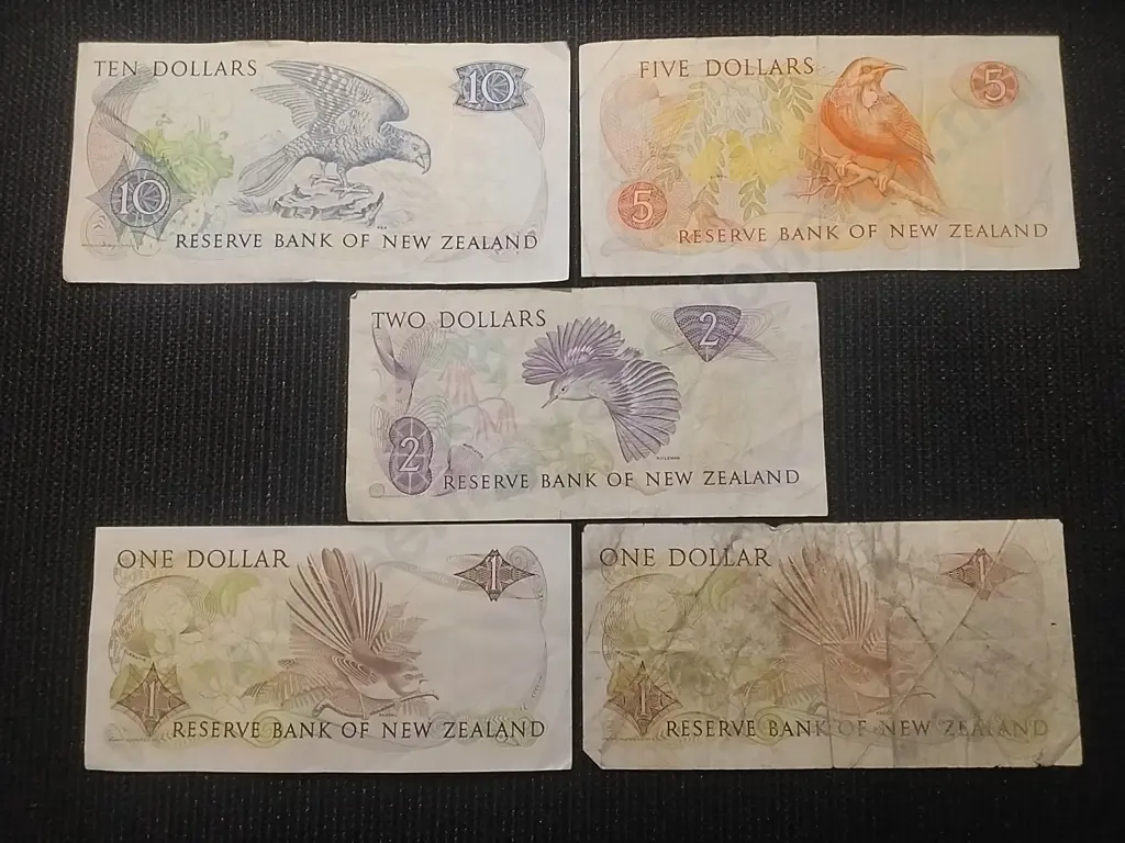 5x NEW ZEALAND BANK NOTES, 1 X $10, 1 X $5, 1 X $2 & 2 X $1 Image 1++