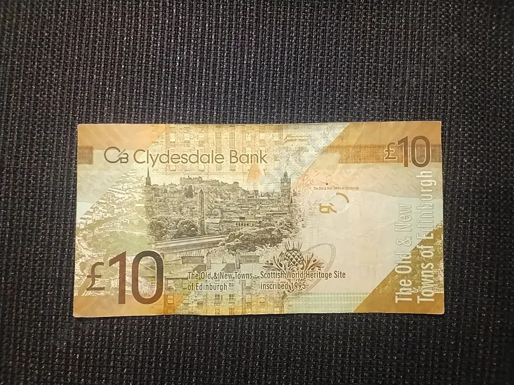 CYLDESDALE BANK 10 POUNDS STERLING NOTE 2009 Image 1++