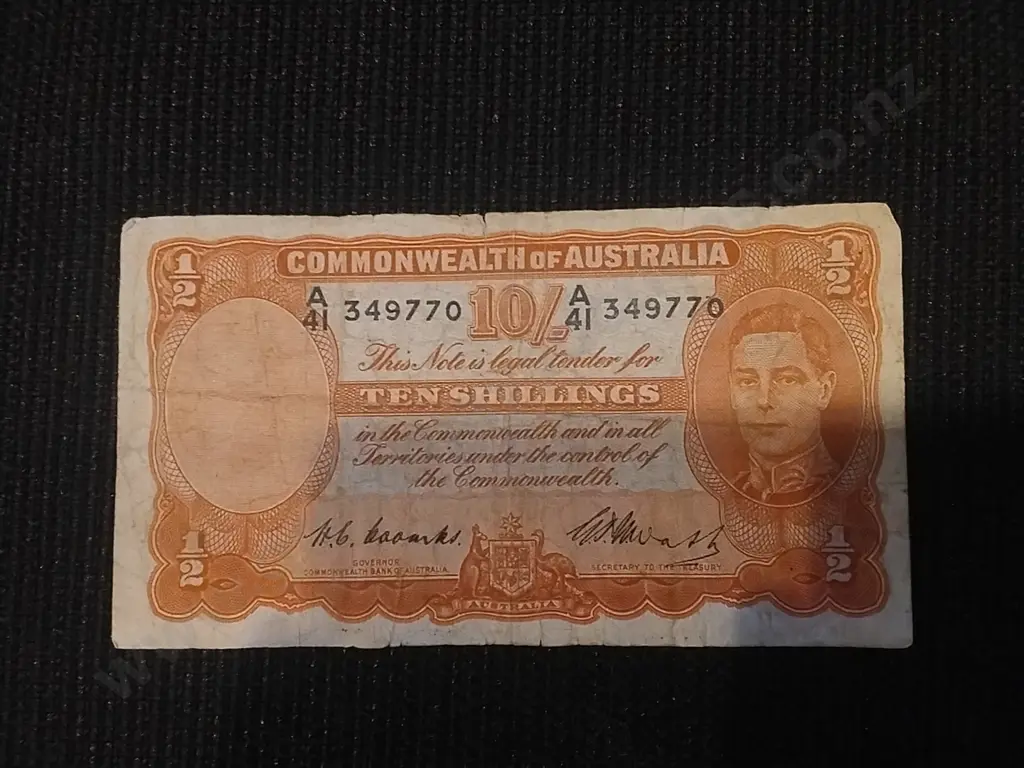 SINGLE 1942 COMMONWEALTH OF AUSTRALIA 10 SHILLING BANK NOTE FEATURING KING GEORGE VI Image 1++