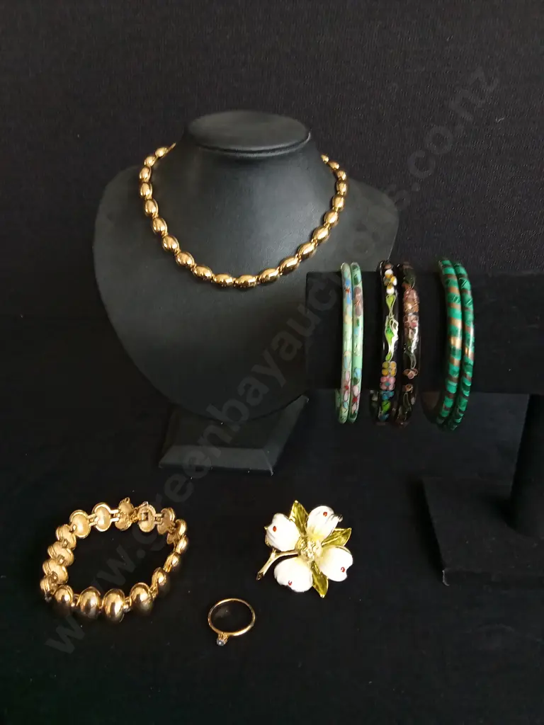 COSTUME JEWELLERY Image 1++