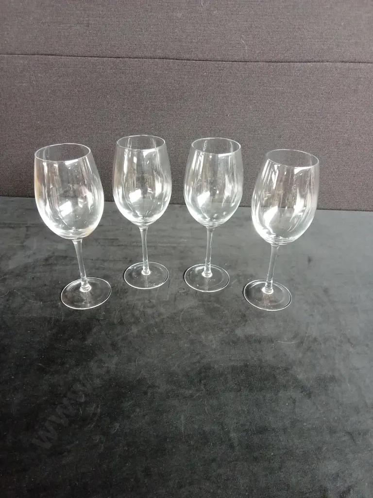 SET OF 4 WINE GLASSES AND 4 CHAMPAGNE GLASSES Image 1++