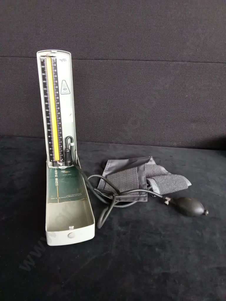 DESKTOP MERCURY SPHYGMOMANOMETER Image 1++