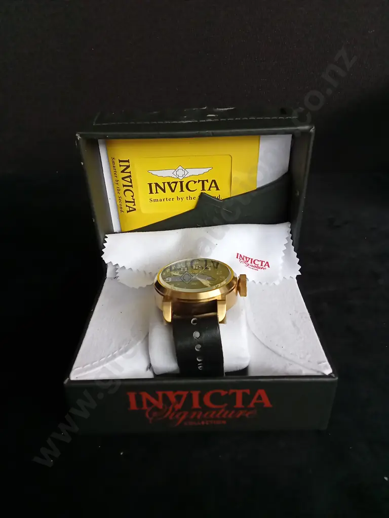 INVICTA SIGNATURE COLLECTION WATCH Image 1++